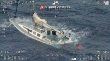 Cel puţin 11 migranţi morţi şi alte zeci daţi dispăruţi în două naufragii în largul Italiei