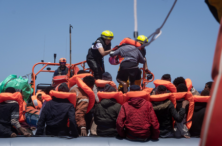 Nava Ocean Viking salvează 54 de persoane, inclusiv 28 de minori neînsoţiţi, în largul Libiei