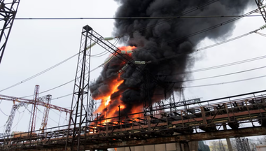 Instalaţii energetice avariate de bombardamente ruse în centrul şi vestul Ucrainei. Curentul, oprit pentru prima oară 24 de ore. 21 de drone de atac de tip Shahed lansate noaptea, anunţă comandantul Forţelor Aeriene Mîkola Oleşciuk