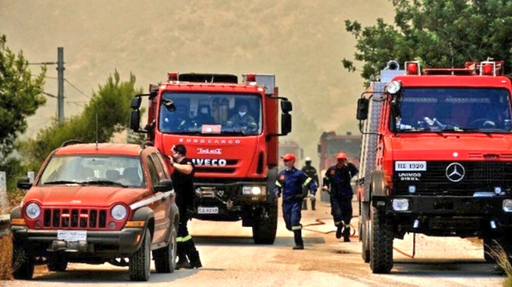 Incendiu de origine criminală la periferia Atenei. Două localităţi evacuate. o casă şi un local tehnic, arse. Niciun rănit. Aproximativ 60 de incendii în Grecia în 24 de ore, 16 active