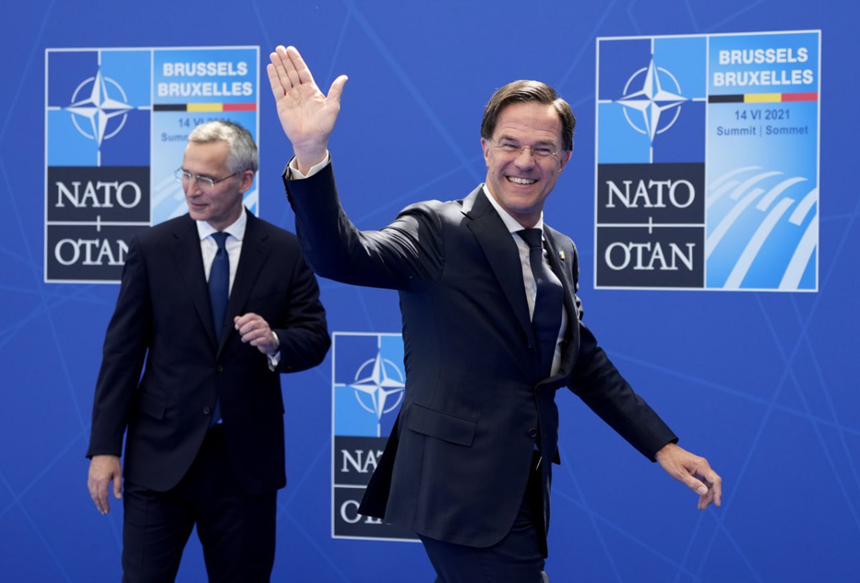 AFP: Mark Rutte, pe cale să preia şefia NATO, după ce Klaus Iohannis anunţă că-şi retrage candidatura. Finalul unui fals suspans