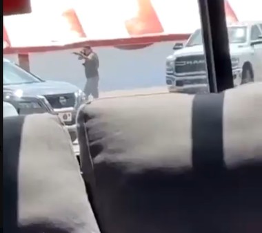 Trei persoane ucise şi 10 rănite într-un incident armat, într-un supermarket din Arkansas