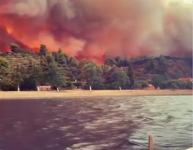 Grecia se luptă cu incendiile de vegetaţie amplificate de vântul puternic