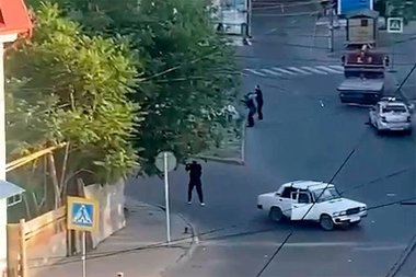 UPDATE - Atacuri armate în regiunea rusă Daghestan. Au murit cel puţin 9 persoane, dintre care 7 sunt poliţişti. 6 atacatori au fost ucişi. Cel puţin 25 de persoane sunt rănite /Autorităţile susţin că au fost folosite "arme de fabricaţie străină"  - VIDEO
