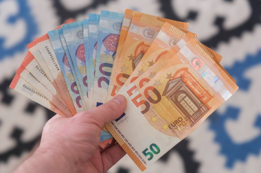 Ajutoarele acordate refugiaţilor ucraineni care nu muncesc în Germania, în centrul unei polemici în urma unor declaraţii ale unui lider CSU. Un refugiat ucrainean primeşte 583 de euro pe lună fără să plătească chirie