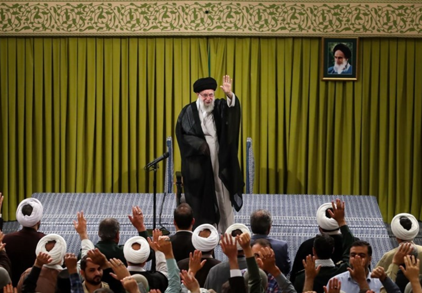 Ayatollahul Ali Khamenei cere într-un discurs o prezenţă mare în alegerile prezidenţiale. Şase candidaţi, trei favoriţi, inclusiv reformatorul Massoud Pezeshkian, criticat de liderul suprem după ce îndeamnă la o îmbunătăţire a relaţiilor cu SUA