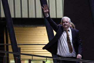 Fondatorul WikiLeaks, Julian Assange, un om liber, soseşte în Australia natală după aproape cinci ani de detenţie în Regatul Unit