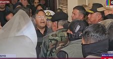 Temeri privind o posibilă lovitură de stat în Bolivia – Un vehicul a forţat intrarea în palatul prezidenţial, urmat de soldaţi puternic înarmaţi 
