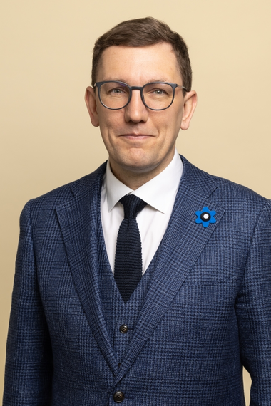 Estonia: Kristen Michal, actualul ministru al mediului, desemnat pentru funcţia de premier în locul Kajei Kallas, care va conduce diplomaţia UE