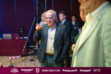 Kasparov: Încă mai sper într-un miracol, că Biden va fi înlocuit de un candidat rezonabil care poate demonstra cât de rău este Trump, dar altfel, Trump va câştiga. Este o ruşine că două partide majore au putut oferi o asemenea opţiune