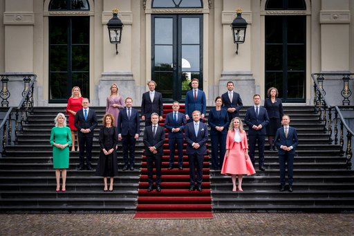 Mark Rutte nu mai este premier. Noul guvern olandez, condus de fostul şef al spionajului, a depus jurământul, pe fondul preocupărilor legate de miniştrii de extremă dreaptă