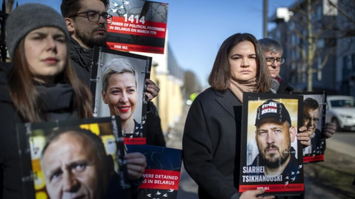 Lukaşenko eliberează deţinuţi politici, o premieră, cu ocazia marcării a 30 de ani de când se află la putere. El a amnistiat 8.000 de deţinuţi