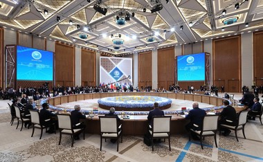 Xi şi Putin îşi expun ambiţiile de securitate în faţa liderilor din OCS. Preşedintele chinez îndeamnă blocul regional să reziste "interferenţelor externe" şi să se sprijine reciproc. Liderul rus vrea crearea unei noi ordini mondiale, "mai echitabile"