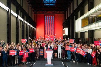 Alegeri în Marea Britanie -  "Am meritat să pierdem", spun conservatorii. Partidul Laburist ajunge la putere după 14 ani cu o victorie covârşitoare, premierul Rishi Sunak îşi recunoaşte înfrângerea, iar liderul Keir Starmer promite să aducă schimbarea