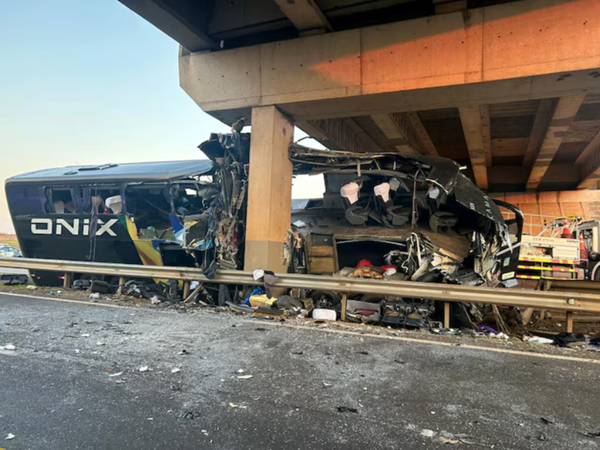 Cel puţin zece morţi şi 42 de răniţi în sud-estul Braziliei, într-un accident de autocar