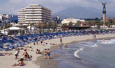 Oraşul Marbella anunţă că nu sancţionează persoanele care urinează în mare, după un scandal provocat de o interpretare greşită a unei hotărâri locale