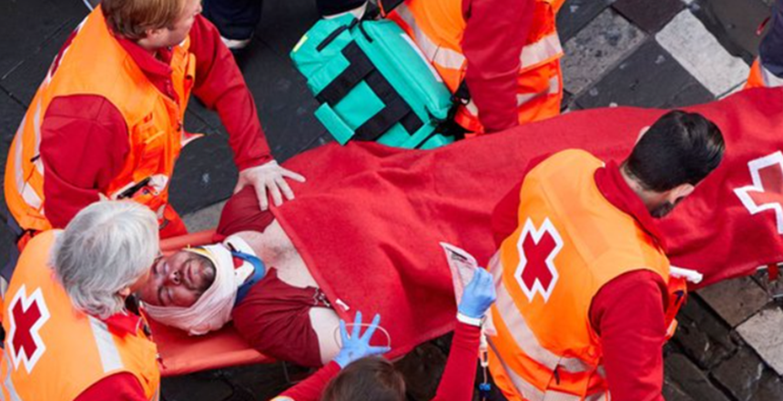 Şase răniţi la Pamplona, în prima zi a sărbătorii San Fermin. Cinci răniţi  în haos, inclusiv un tânăr de 26 de ani de la New York, şi un tânăr spaniol de 37 ani, atins de un corn de taur