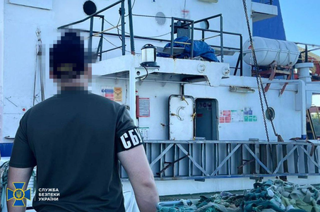 Kievul confiscă o navă sub pavilion camerunez, Usko MFU, pe care o acuză de transport de cereale din Crimeea. Nava, imobilizată în portul Reni, pe Dunăre, după ce a intrat într-un port în R.Moldova