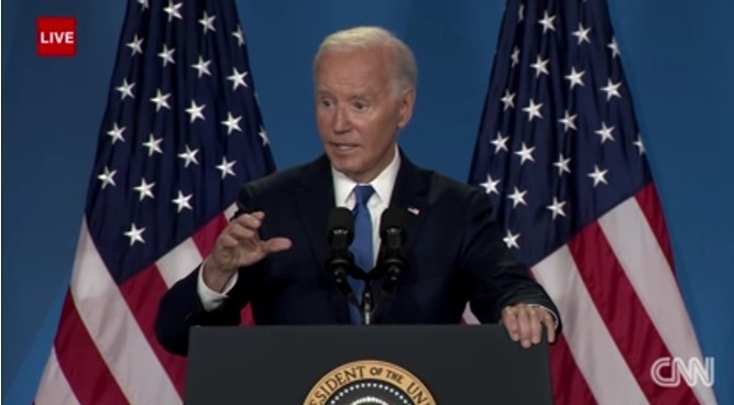 Conferinţa de presă a lui Joe Biden a început cu întârziere şi a durat o oră. A făcut o nouă gafă, numind-o pe vicepreşedinta Harris "Trump", dar şeful Casei Albe a dat asigurări că nu se retrage din cursa prezidenţială  