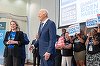 Democraţii influenţi îl susţin pe Biden, în timp ce alţii îşi cântăresc opţiunile. CBS: Zeci de democraţi ar urma să îi ceară lui Biden să se retragă. Cine şi ce l-ar putea convinge