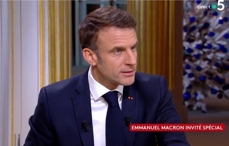 Macron consideră "necesară" "ajustarea" bugetului forţelor armate în 2025