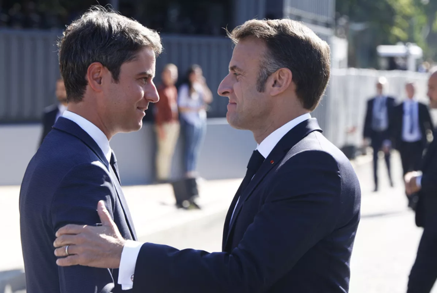 Macron acceptă demisia Guvernului, care rămâne în funcţie să expedieze afacerile curente