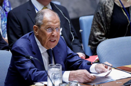 Lavrov anunţă că Rusia este pregătită să ”lucreze” cu ”orice” preşedinte american şi salută poziţia lui Vance împotriva ajutării Ucrainei. ”Lucrul de care avem noi nevoie este să oprim umplerea Ucrainei cu arme, iar războiul se va termina”.
