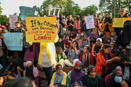 Bangladesh prelungeşte starea de asediu înainte de o audiere în instanţă privind cotele controversate de locuri de muncă guvernamentale
