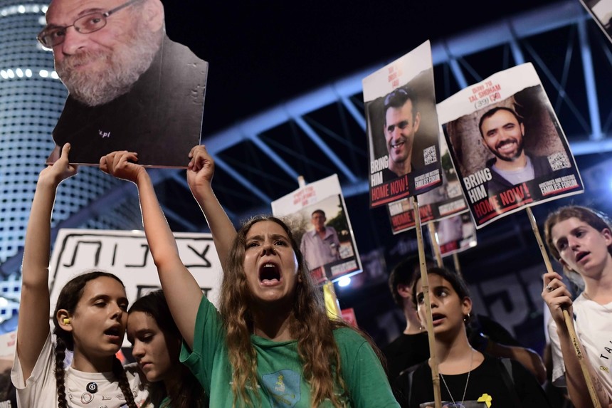 La Tel Aviv, familiile ostaticilor şi-au strigat furia în timp ce premierul Netanyahu îşi ţinea discursul în Congresul SUA