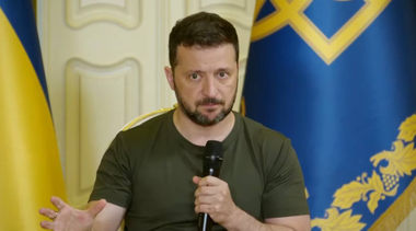 Piloţii ucraineni folosesc în sfârşit avioanele de luptă F-16 pentru operaţiuni în interiorul ţării, a anunţat Zelenski