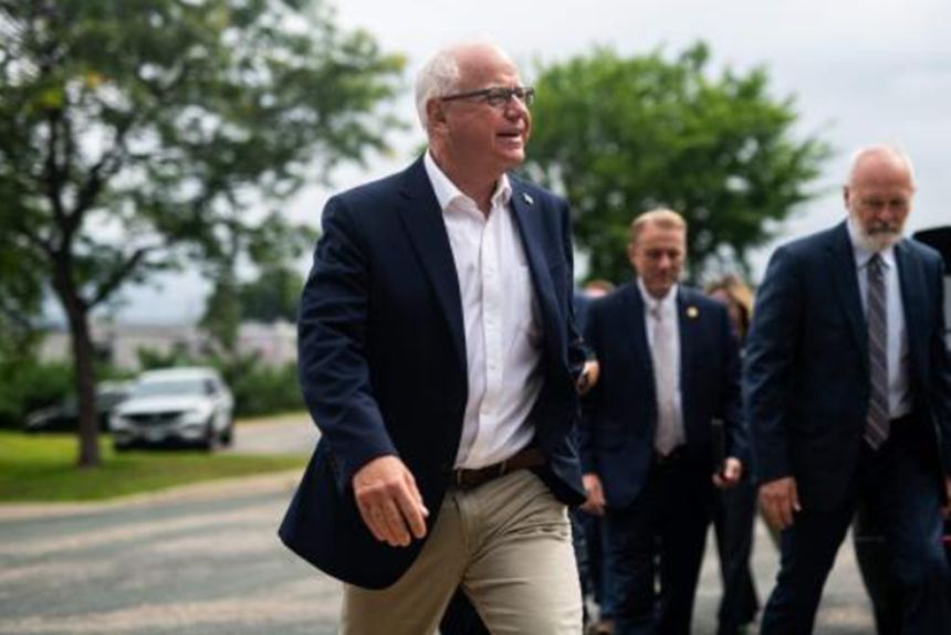 UPDATE-Kamala Harris l-a ales pe guvernatorul Minnesotei Tim Walz ca partener de cursă