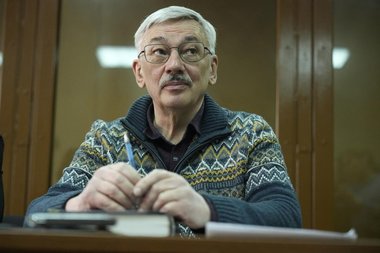 Sunt discuţii pentru noi schimburi de deţinuţi între Rusia şi Occident, spune Oleg Orlov, militant rus pentru drepturile omului eliberat săptămâna trecută