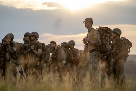 Confruntate cu un război în apropiere, armatele din Europa de Est reuşesc cu greu să înroleze tineri. "Trebuie să ne uităm la ce legi trebuie schimbate, nu numai în România, ci şi în alte ţări", spune o sursă Reuters