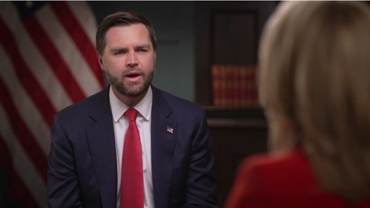 JD Vance, candidatul lui Donald Trump pentru vicepreşedinţie, îşi atacă adversarul democrat comentând o scenă în care Tim Walz îi strânge bărbăteşte mâna soţiei: "Ei sunt cei ciudaţi"