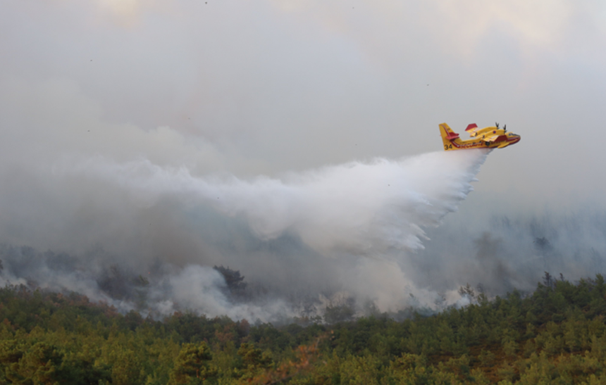 Franţa trimite 180 de pompieri să lupte împotriva incendiului care se apropie de Atena