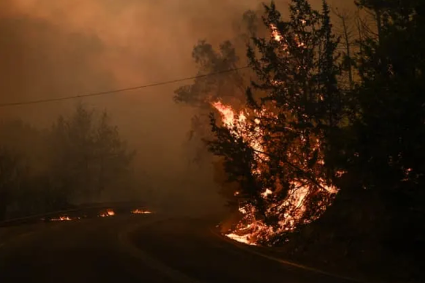 Grecia - Pompierii anunţă că nu mai există incendii de vegetaţie active în zona Atenei