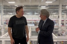 O scrisoare de avertizare a comisarului Thierry Breton către Elon Musk generează o mică furtună. Comisia Europeană spune că nu a validat-o, după ce s-a trezit cu acuzaţii că intervine în campania electorală americană