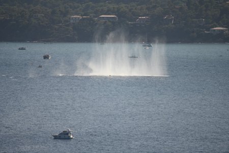 Franţa: Un pilot a murit după ce avionul său s-a prăbuşit în mare în timpul unui spectacol aviatic - VIDEO