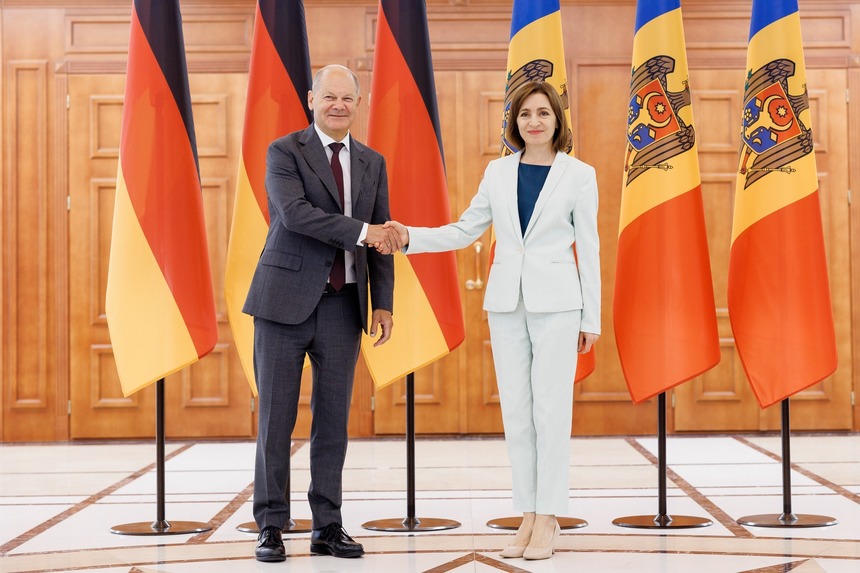 Cancelarul Germaniei, Olaf Scholz, promite sprijin la Chişinău: „Ştim că Rusia încearcă să destabilizeze ţara dumneavoastră, mai ales în contextul alegerilor prezidenţiale şi al aderării ţării dumneavoastră la Uniunea Europeană”