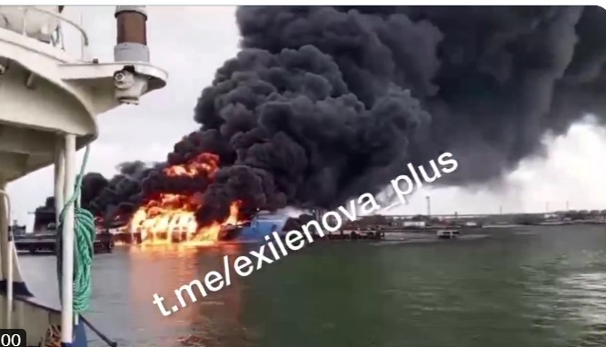 Un feribot încărcat cu combustibil s-a scufundat în portul rusesc Kavkaz de la Marea Neagră după un atac ucrainean - VIDEO