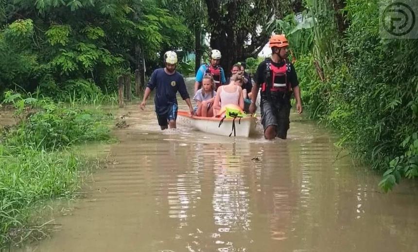 22 de morţi în Thailanda, inclusiv doi turişti ruşi, în urma inundaţiilor provocate de ploi torenţiale