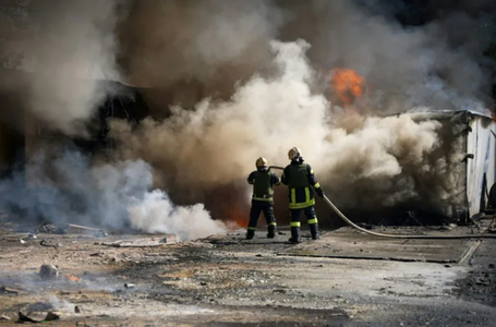 Cel puţin patru morţi şi 20 de răniţi în Ucraina, în atacuri ruseşti ”masive” vizând instalaţii energetice, cu peste 100 de rachete şi 100 de drone. Zelenski cere ca ”aviaţia vecinilor europeni” să lucreze împreună cu avioanele F-16 şi apărarea antiaerian