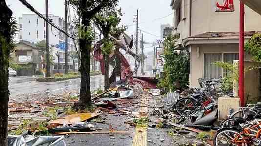 Japonia a fost lovită de un taifun extrem de puternic, Shanshan, care a făcut victime. Vântul bate cu 200 km/h. Toyota şi Nissan îşi suspendă activităţile, sute de zboruri au fost anulate