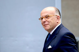 Macron, care caută un premier, se întâlneşte luni cu Bernard Cazeneuve, un fost premier socialist al lui Hollande