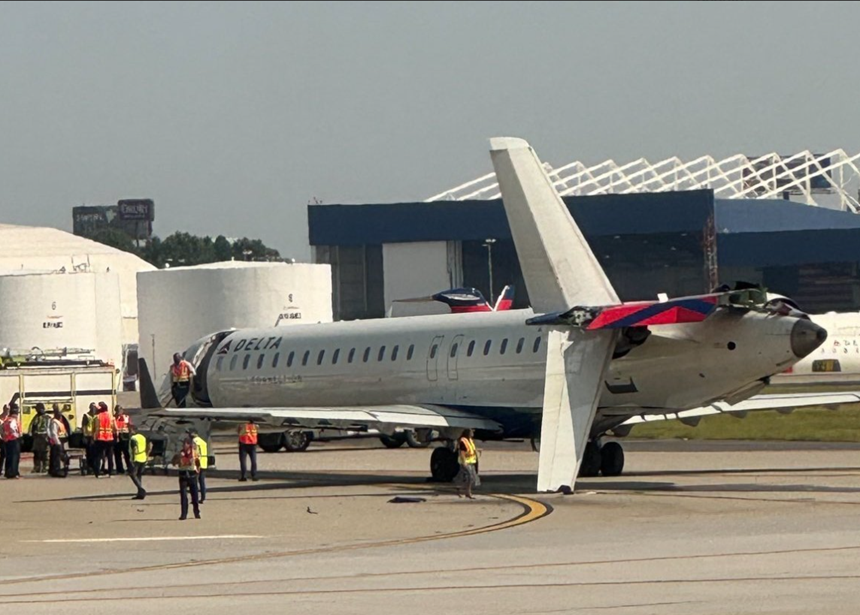 Coliziune între două avioane pe aeroportul din Atlanta, fără victime, soldată cu pagube importante. Coada unui avion, desprinsă de aeronavă pe cel mai frecventat aeroport din lume