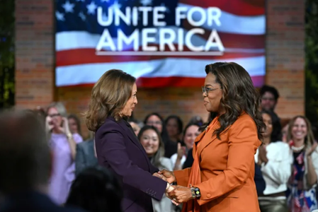 Kamala Harris, invitată ca vedetă de Oprah Winfrey. Vicepreşedinta anunţă că deţine o armă de foc acasă şi dă asigurări că o va folosi împotriva unui eventual spărgător