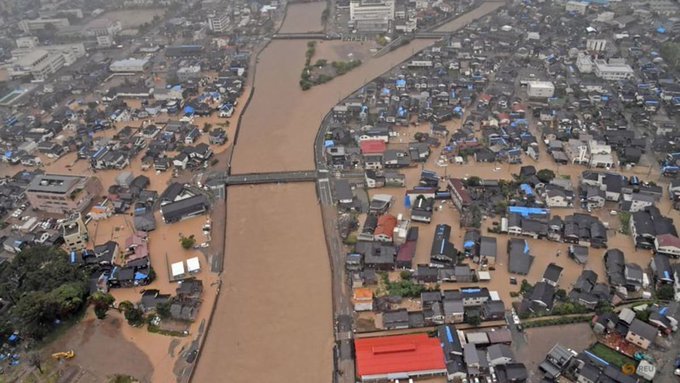 Un mort şi şase dispăruţi în Japonia, afectată de inundaţii şi alunecări de teren - VIDEO