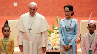 Papa Francisc cere eliberarea lui Aung San Suu Kyi şi vrea să-i acorde azil la Vatican