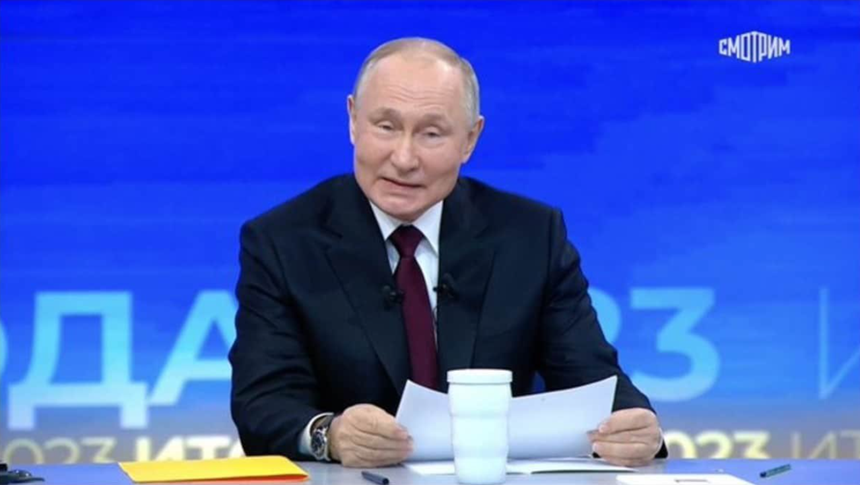 Putin avertizează Occidentul cu privire la posibilitatea folosirii de către Rusia de arme nucleare