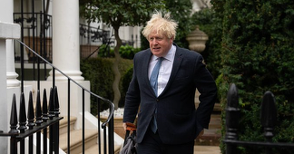 Boris Johnson dezvăluie în cartea sa de memorii ”Unleashed” că a pregătit un ”raid acvatic” în Olanda pentru a-şi însuşi vaccinuri împotriva covid-19. ”Totul era o nebunie”